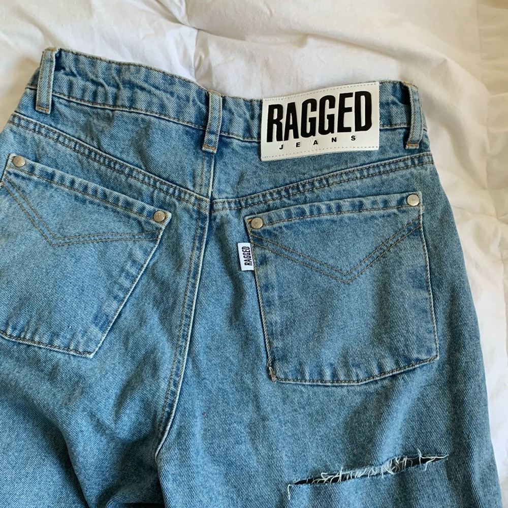 RAGGED PRIEST Jeans with butt cut out